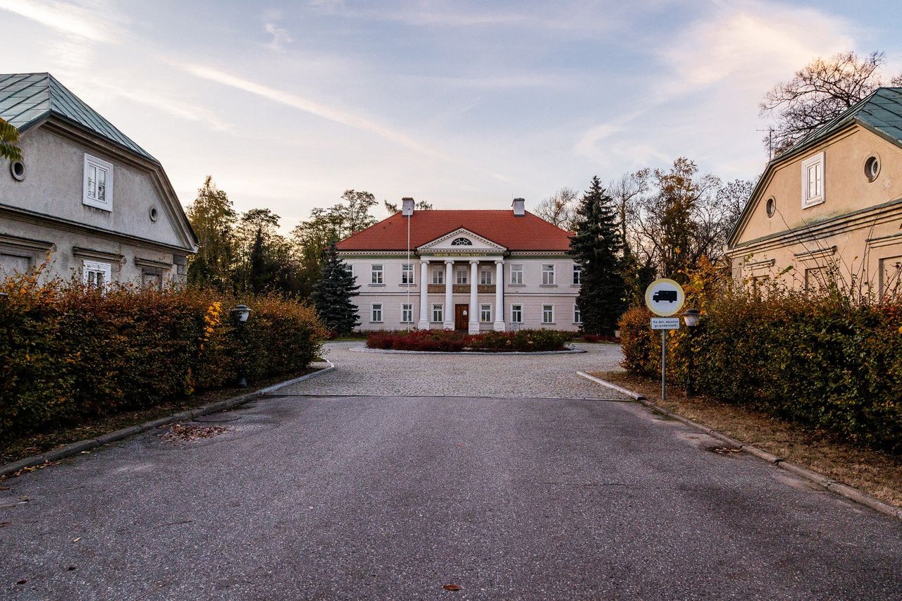 Stary Gostków: Zespół pałacowo-parkowy. Ukryta perła powiatu