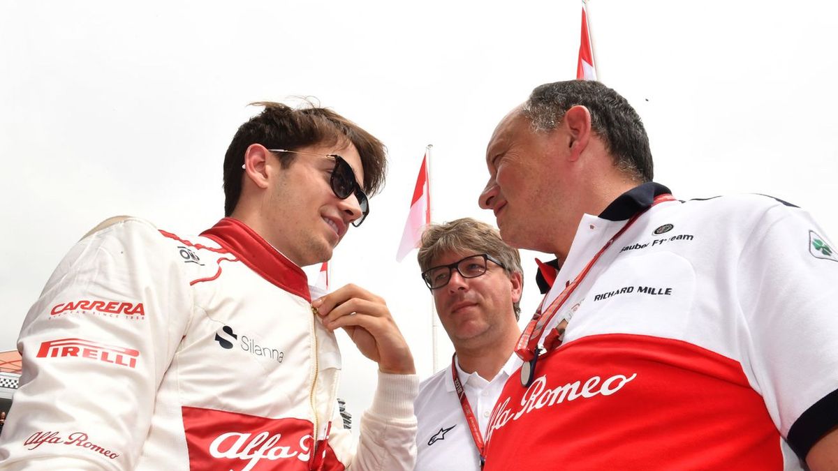 Zdjęcie okładkowe artykułu: Materiały prasowe / Alfa Romeo F1 ORLEN / Na zdjęciu: Charles Leclerc (po lewej) i Frederic Vasseur