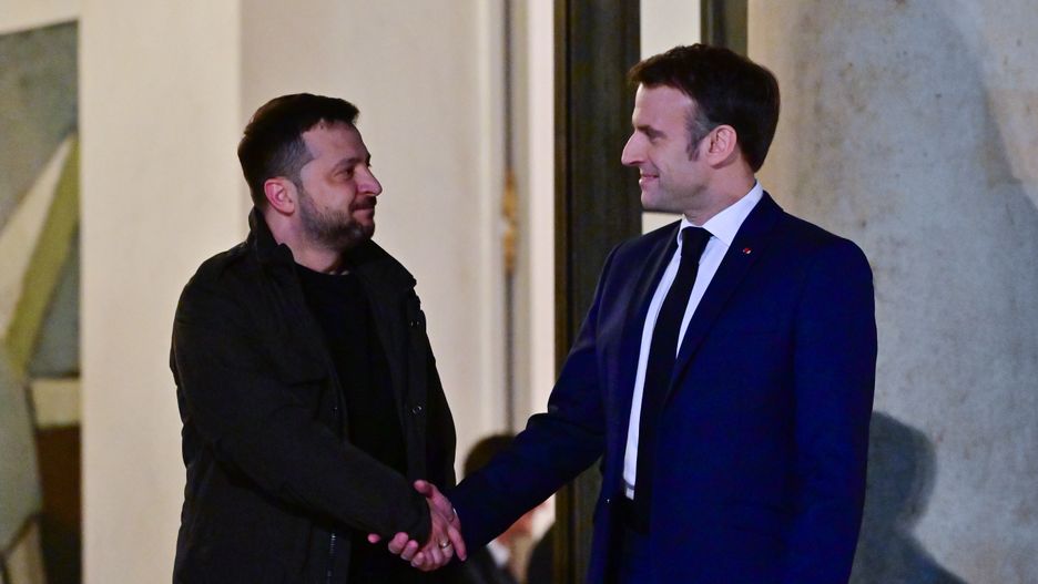 PARIS, FRANCE - FEBRUARY 16: French President Emmanuel Macron welcomes Ukrainian President Volodomyr Zelensky prior to a meeting at the Elysee Presidential Palace on February 16, 2024 in Paris, France. The two heads of state are set to sign a bilateral security agreement, following commitments made in G7 format on the sidelines of the NATO summit in Vilnius in 2023 Photo by Christian Liewig - Corbis/Getty Images)