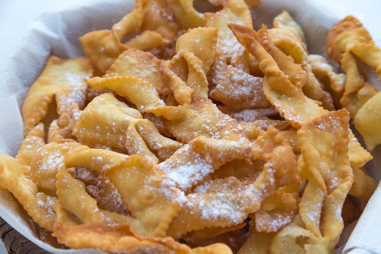 Faworki wyglądają lekko, ale organizm odczuwa je inaczej