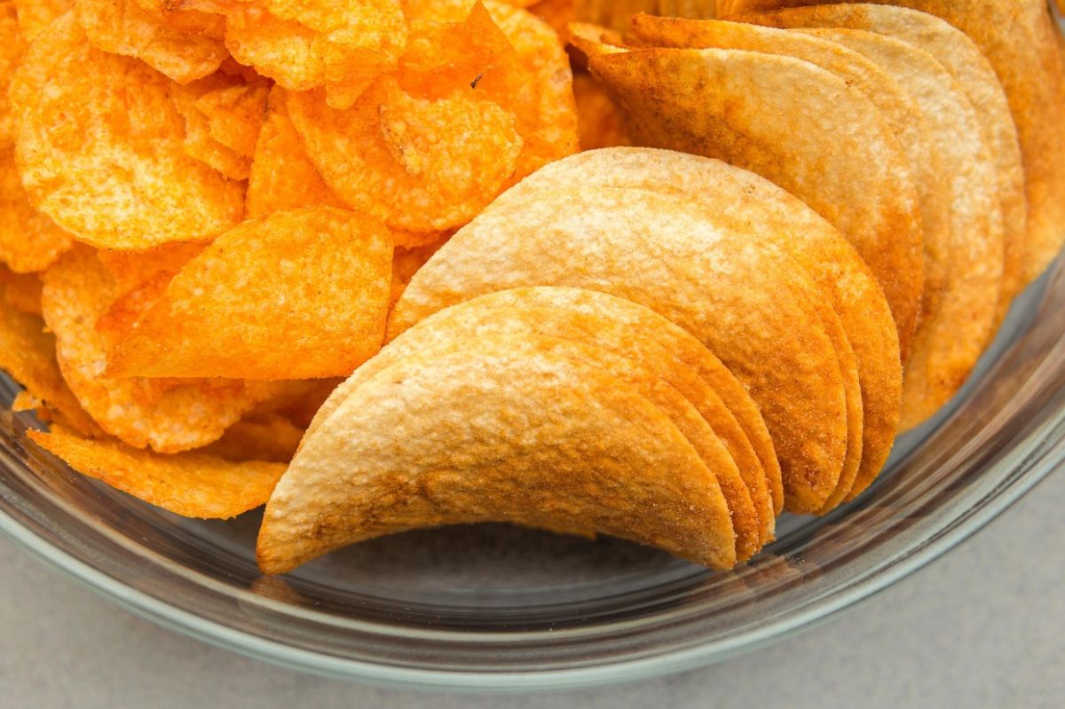The EU has not banned bacon-flavoured crisps at all.