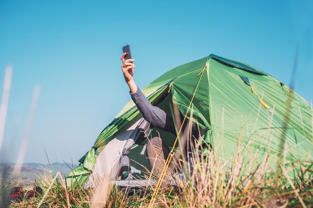 Brak internetu w telefonie w podróży może być problemem