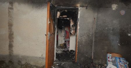 Tragedia w Wielkopolsce. Strażacy musieli trzymać matkę, by nie rzuciła się w ogień