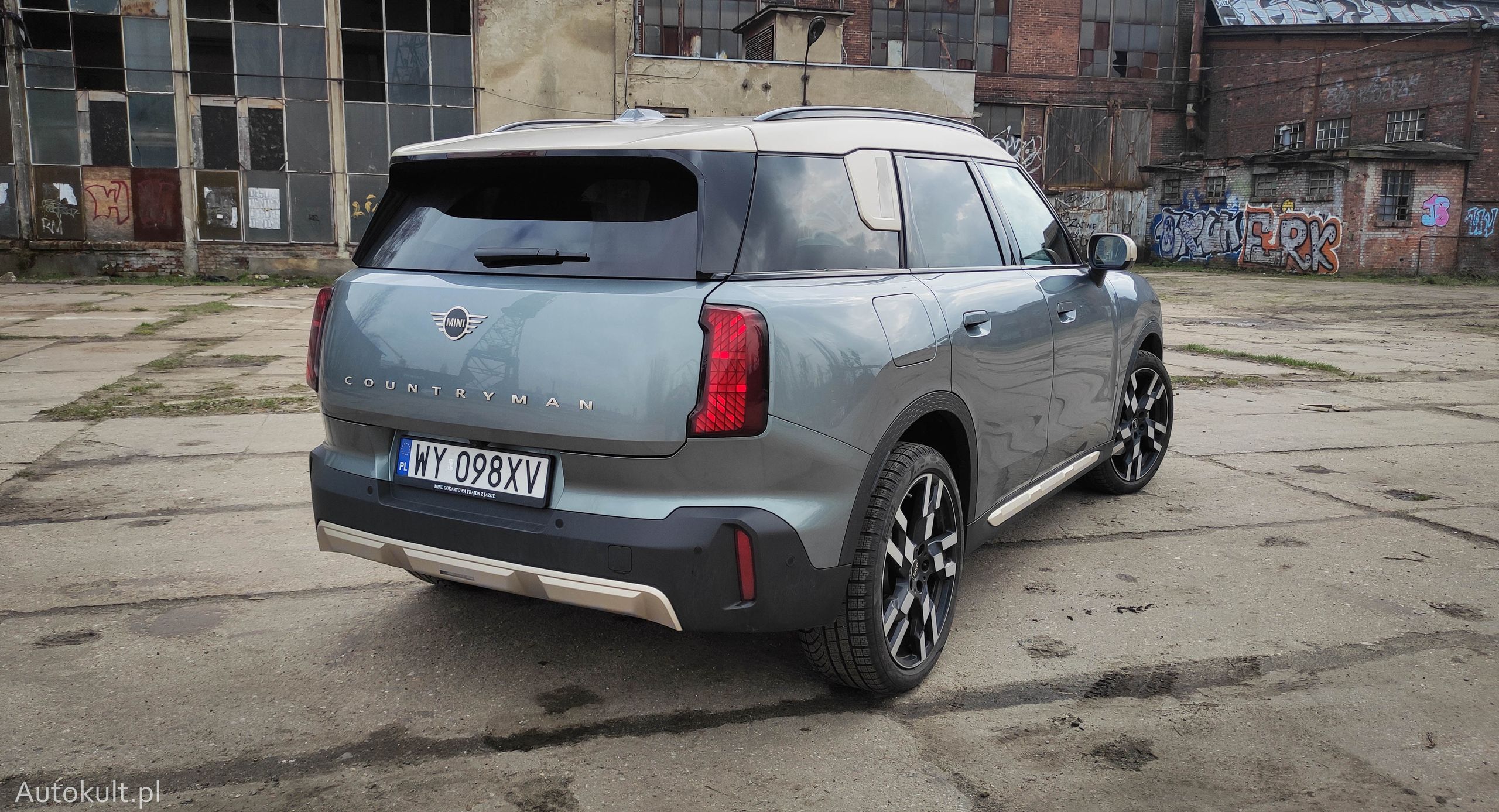 Mini Countryman Favoured 1.5 R3 170 KM 