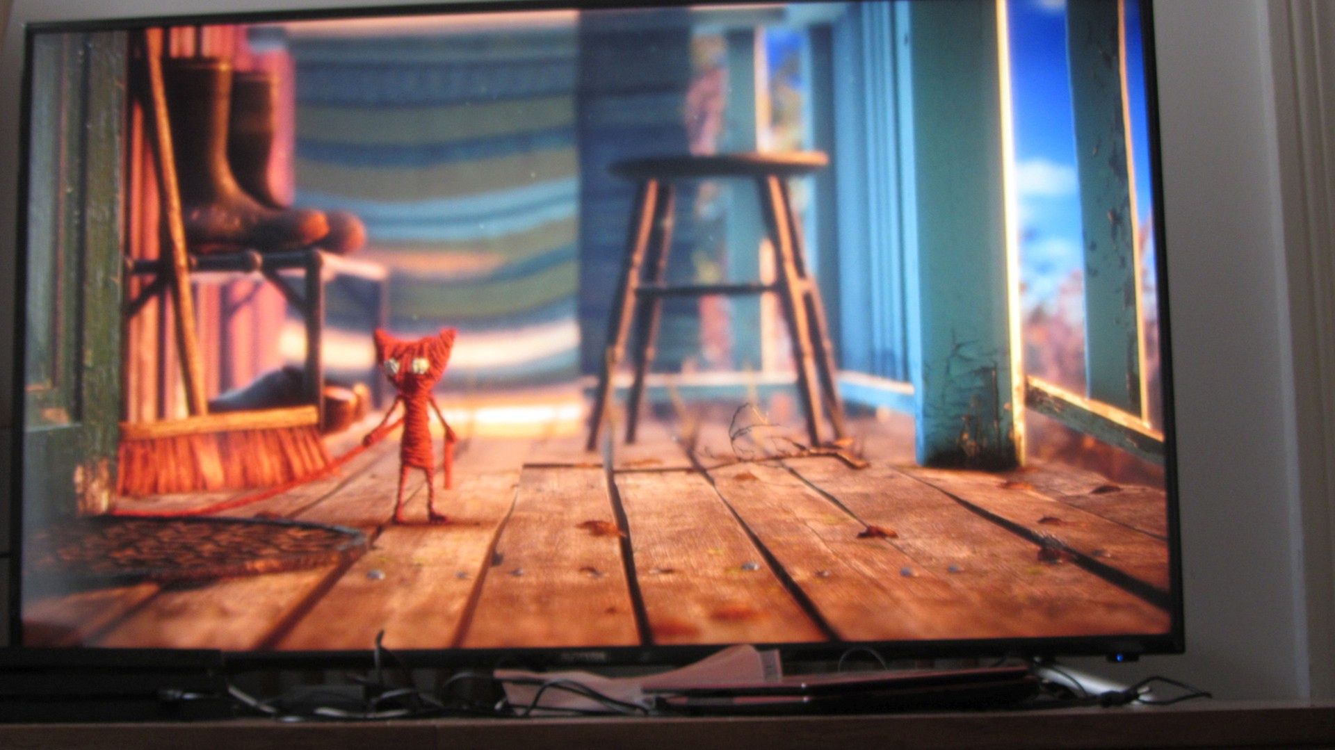 Tani i dobry telewizor z 4K? Testujemy sprzęt od Manty 6