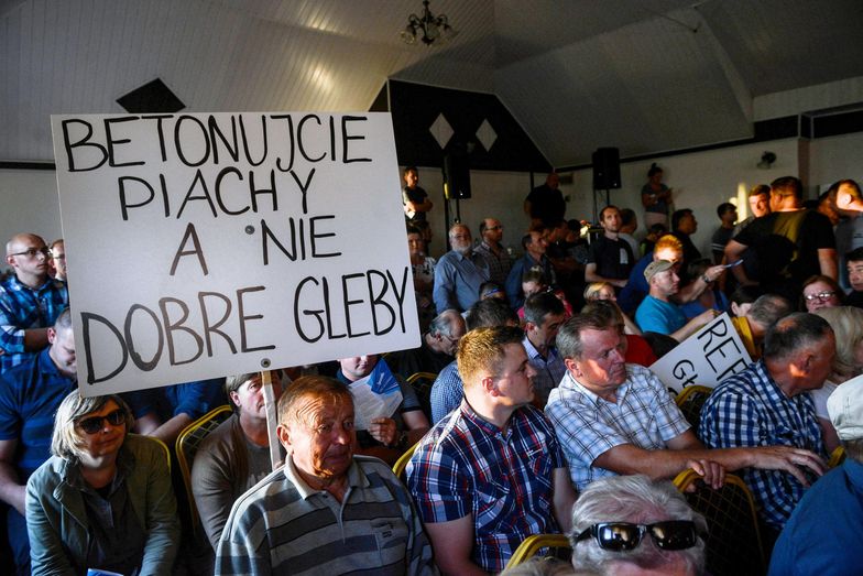 Ludzie są pełni obaw. Chcą, by lotnisko powstało gdzie indziej.