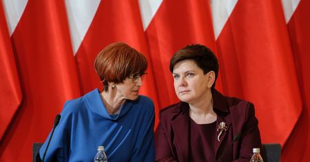 Ustawa obniżająca wiek emerytalny opublikowana w Dzienniku Ustaw