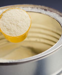 Afera ws. mleka dla niemowląt. Wątpliwości budzi skład