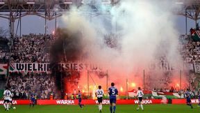Stadion zapłonął, a bramkarz prawie dostał sandałem. Tak wyglądały derby Buenos Aires