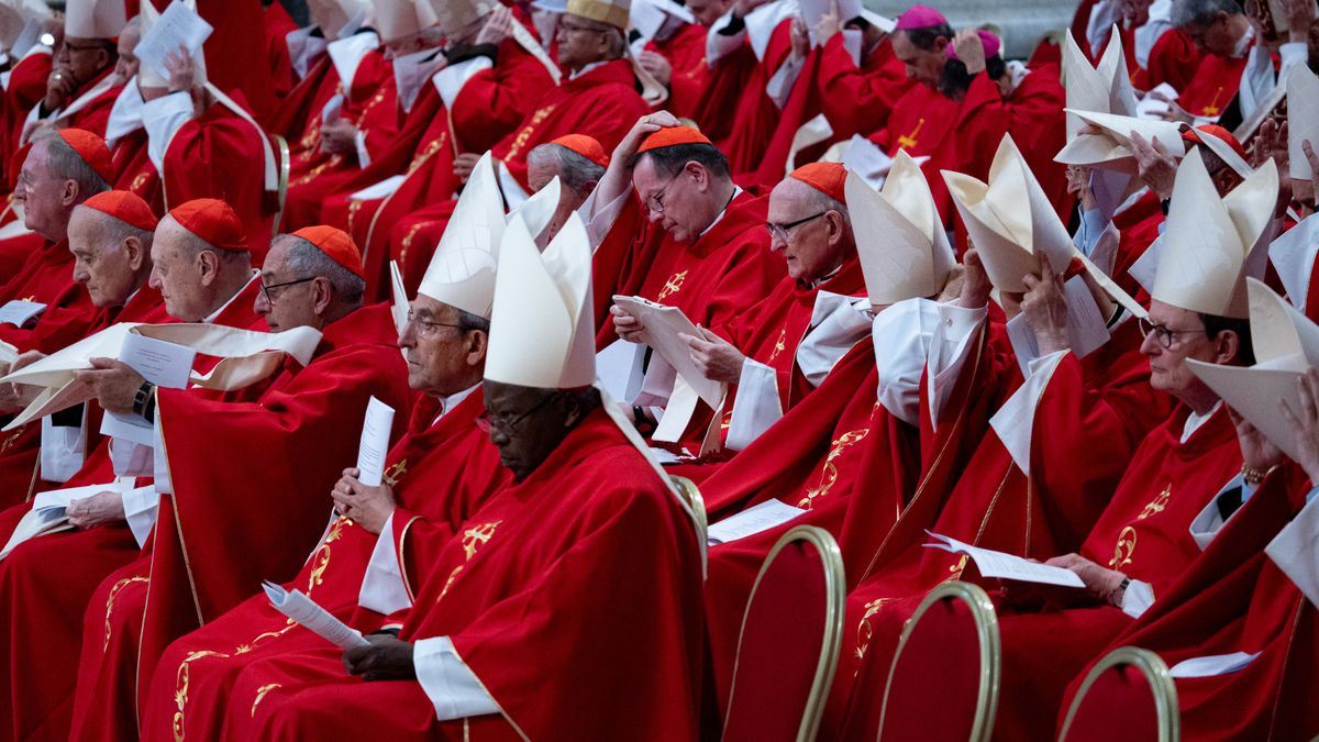 Zaskakujące doniesienia przed konklawe.