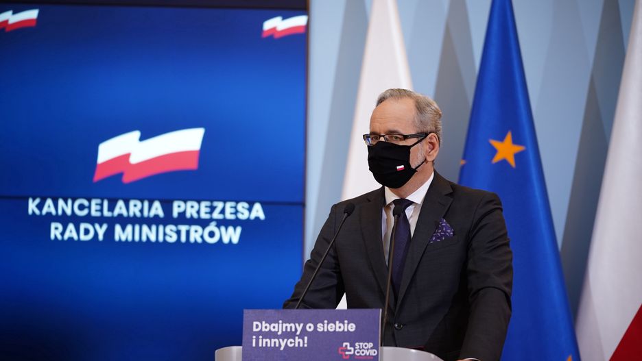 Minister Zdrowia Adam Niedzielski. "Trzeba nacisnąć hamulec"