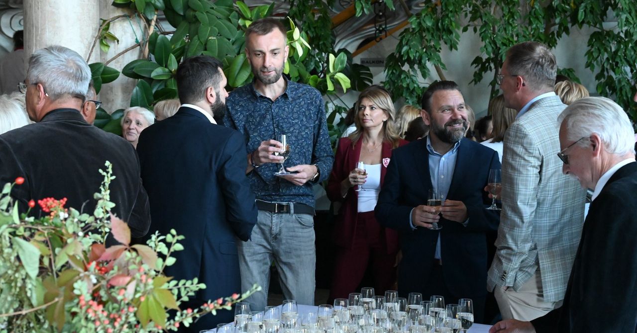 Kielce: Niesamowity toast na 300-lecie I Liceum Stefana Żeromskiego