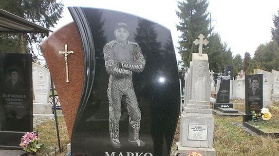 Nagrobek igora Marko