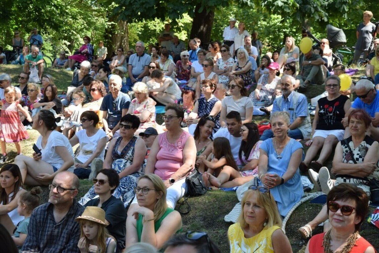 Powraca &#34;Muzyczne śniadanie na trawie&#34;. Kto wystąpi w parku w niedzielę?