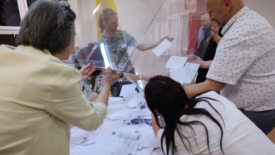 Znamy sondażowe wyniki. Trwa liczenie głosów