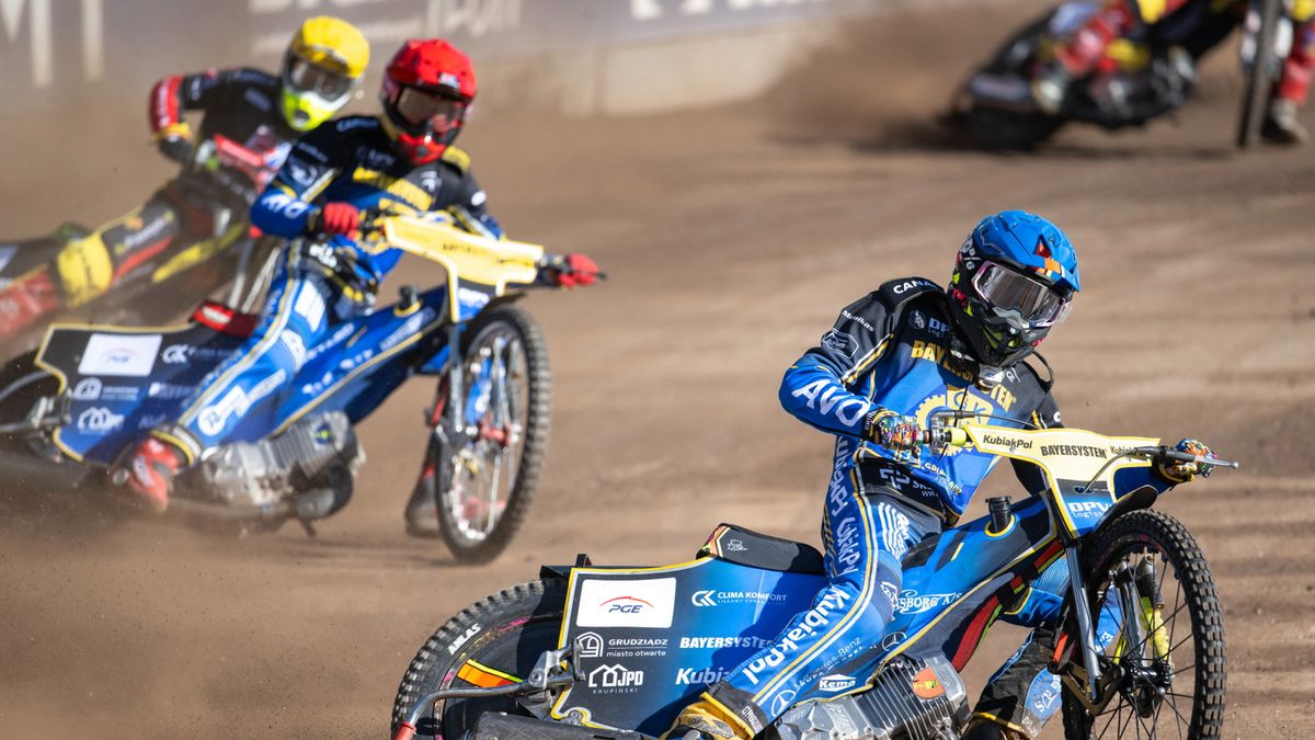 PAP/EPA / Tytus Żmijewski / Max Fricke (kask czerwony) i Michael Jepsen Jensen (niebieski) oraz Artiom Łaguta (żółty)