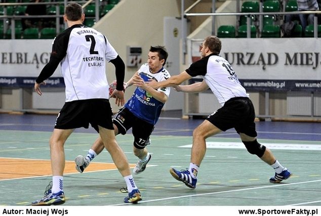 Adam Lisiewicz w natarciu na bramkę rywali