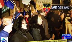 Wpadka TVN24: w relacji z manifestacji przeciw zmianom w sądownictwie pokazano herb Wrocławia z II wojny światowej