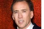 Nicolas Cage wiezie zarazę morową