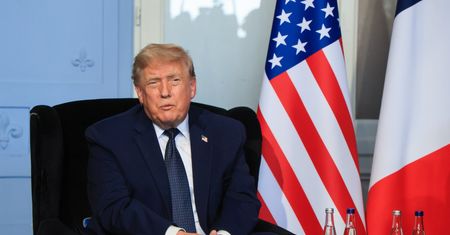 Trump grozi Francji 100-proc. cłami na wino. Stawia warunek