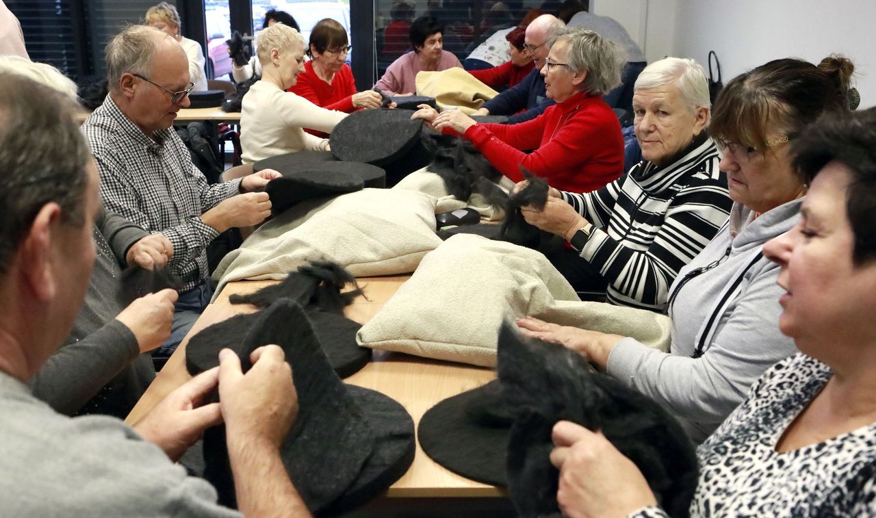 Grudziądz: Kochają zwierzęta! Szyją legowiska dla psów ze schroniska