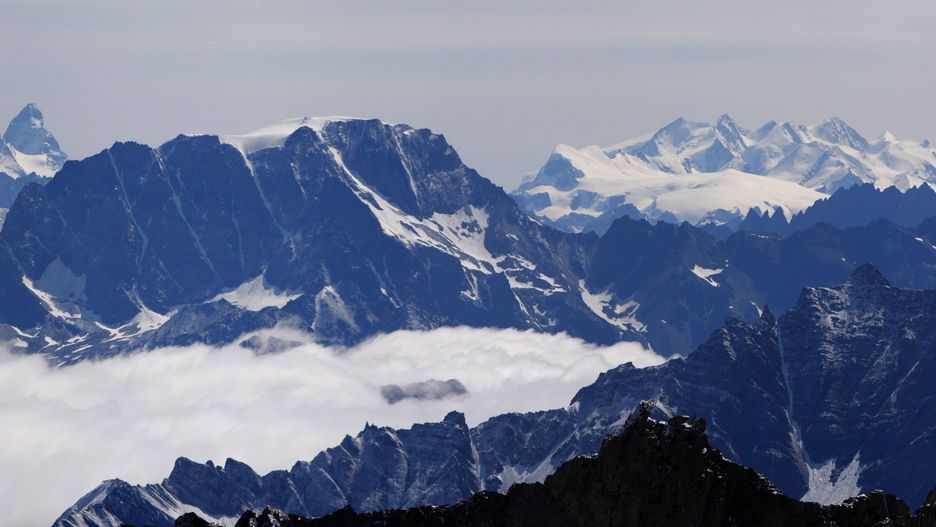 panorama: Matterhorn, Monte Rosapanorama: Matterhorn/ Monte Cervino and the Monte Rosa group as seen from Punta Helbronner, ItalyDostawca: PAP/DPA.360-berlin/Jens KnappeAlpen, Berge, Dufourspitze, Frankreich, Grand Combin, Hochgebirge, Italien, Kleines Matterhorn, Matterhorn, Mont Blanc, Monte Bianco, Monte Cervino, Monte Rosa, Panorama, Schnee, Schweiz, Wolken, cloudscape, sv0712, Alps, mounts, France, Italy, panorama, snow, Switzerland, clouds