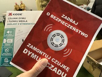 Sezon grzewczy w pełni. Dlaczego warto zamontować czujki w domu? Te proste urządzenia mogą uratować życie
