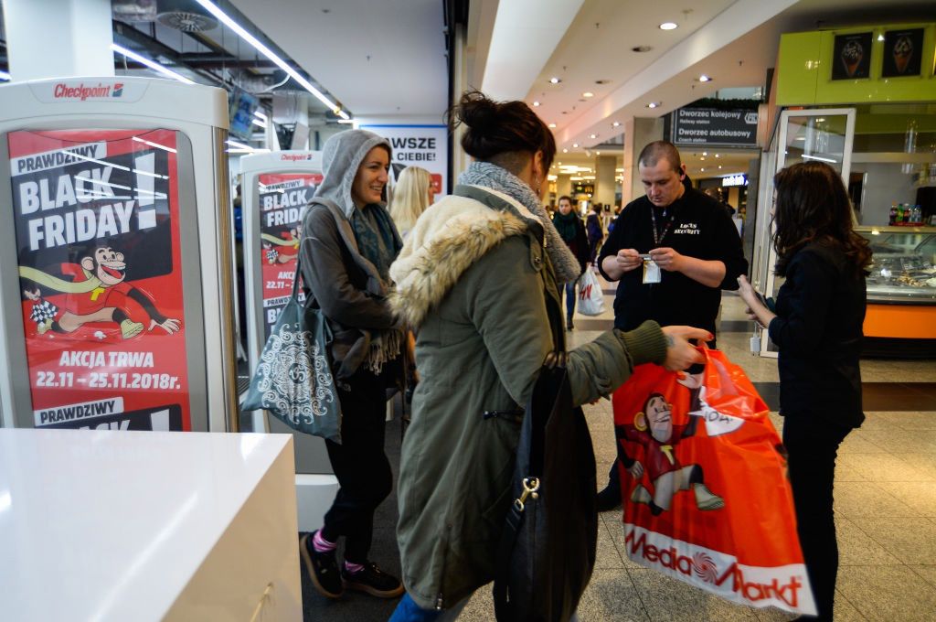 Nadchodzą ogromne promocje. Ekspertki radzą, jak nie dać się złapać