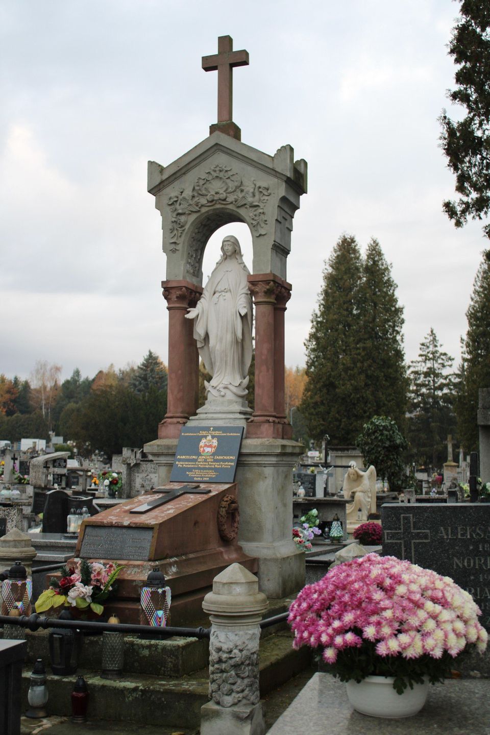 Cmenatrz Parafialny w Gorlicach