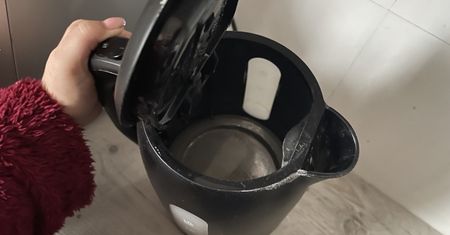 Są w wielu domach. Chemiczka ostrzega przed takimi czajnikami