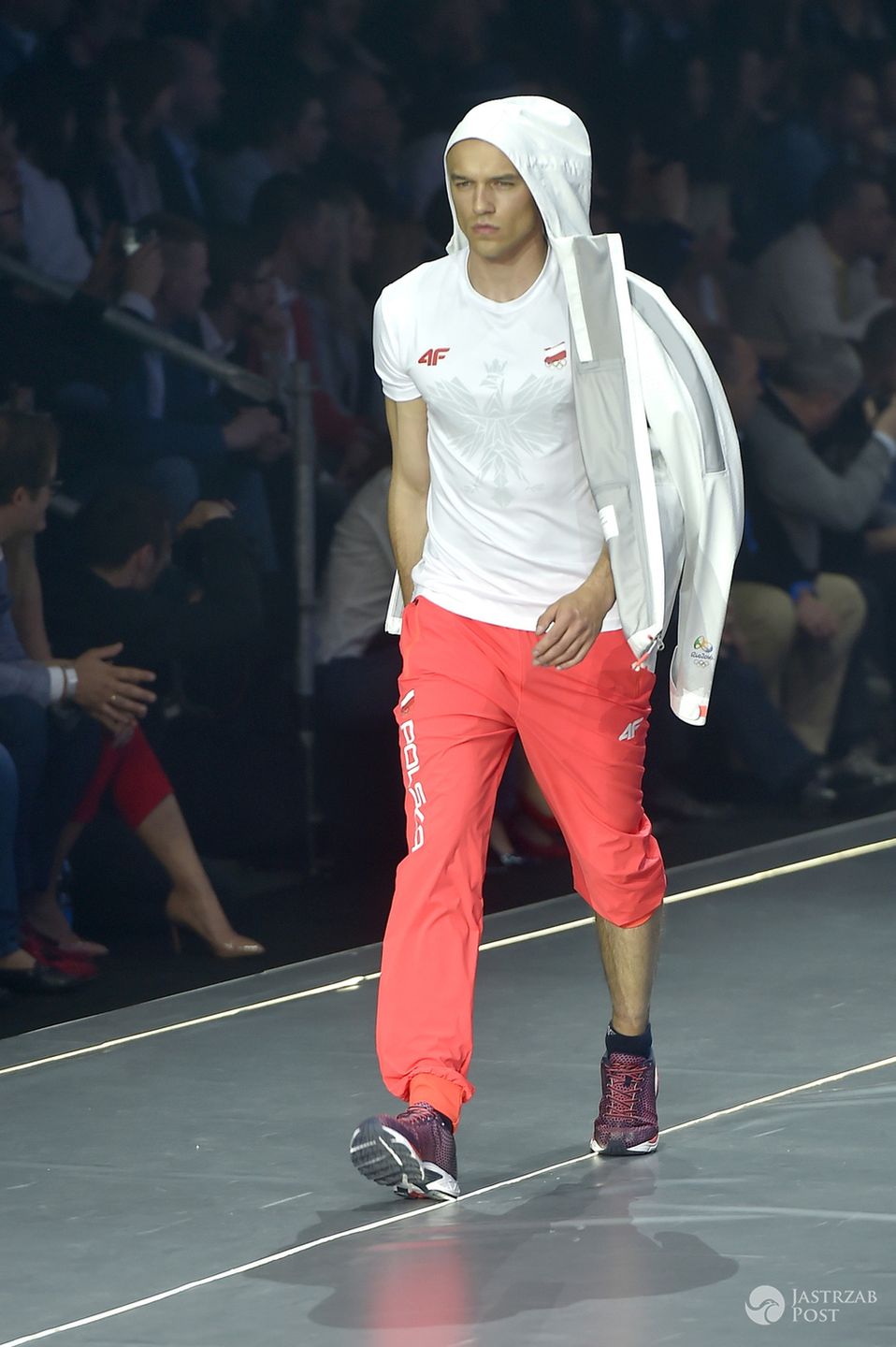 Pokaz Kolekcji Olimpijskiej Rio 2016 marki 4F. Stroje dla reprezentacji Polski. Na zdj. Adam Kaszewski (fot. AKPA)