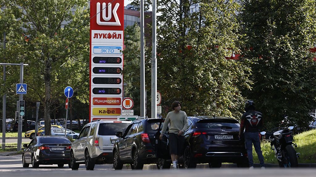 Krym racjonuje benzynę. Ukraina atakuje rosyjskie dostawy paliw