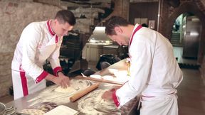 Ten film robi furorę w sieci. Szczęsny i Krychowiak stoczyli pojedynek w... kuchni