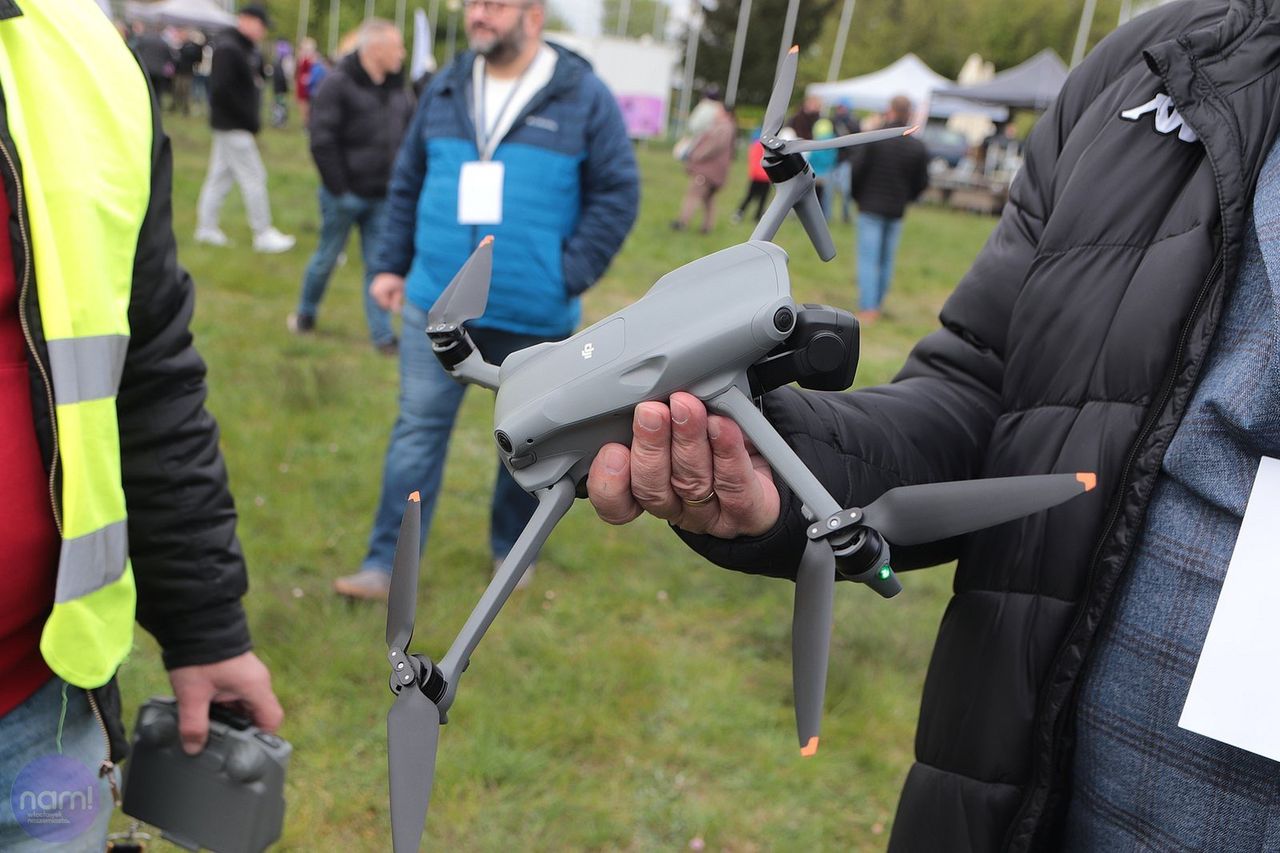 Woj. łódzkie: Klasy wojskowe będą się szkolić w obsłudze dronów. Do programu pilotażowego MON wyznaczono jedną szkołę w województwie