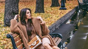 "Francuska dziewczyna w Rosji". Celia Jaunat prezentuje modną stylizację
