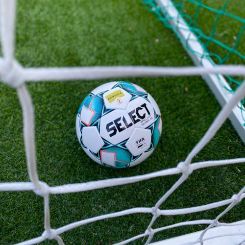 Oficjalna piłka Fortuna I ligi / fot. materiały prasowe