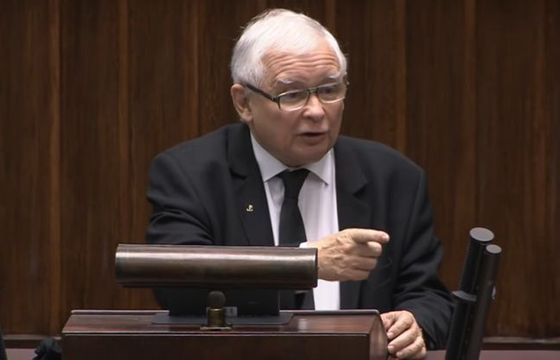 CBOS: PiS - 32 proc.; Polska 2050 Szymona Hołowni - 16 proc.; KO: 14 proc.