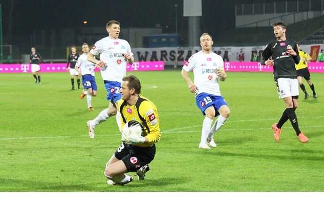 Michal Pesković w sobotę dwukrotnie wyciągał piłkę z siatki