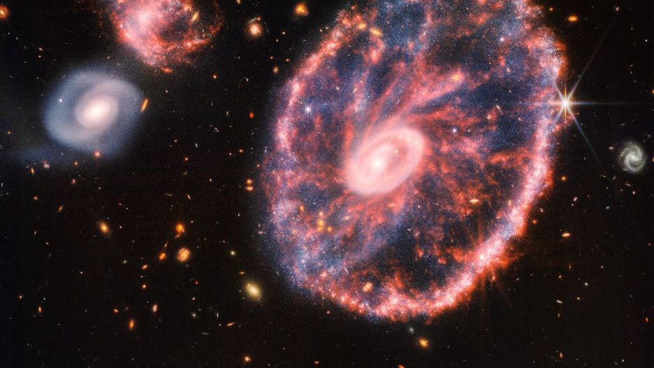Galaktyka Koło Wozu uchwycona przez teleskop Jamesa Webba