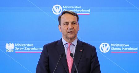 Sikorski uderza w Putina: ma numer do Zełenskiego, może zadzwonić