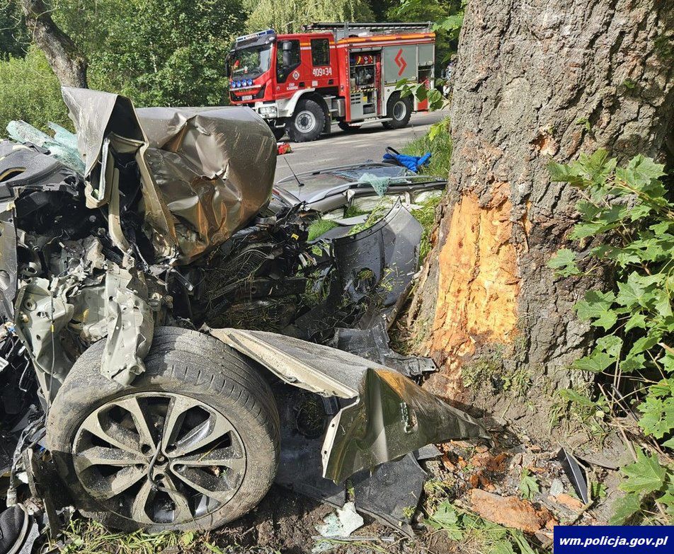 Tragedia na trasie Górowo Iławeckie–Kamińsk. Nie żyje 30-latek i jego 3-miesięczne dziecko