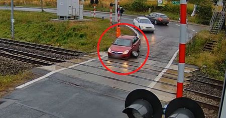 Odpadło koło. Po chwili nadjechał pociąg. Dramatyczna akcja