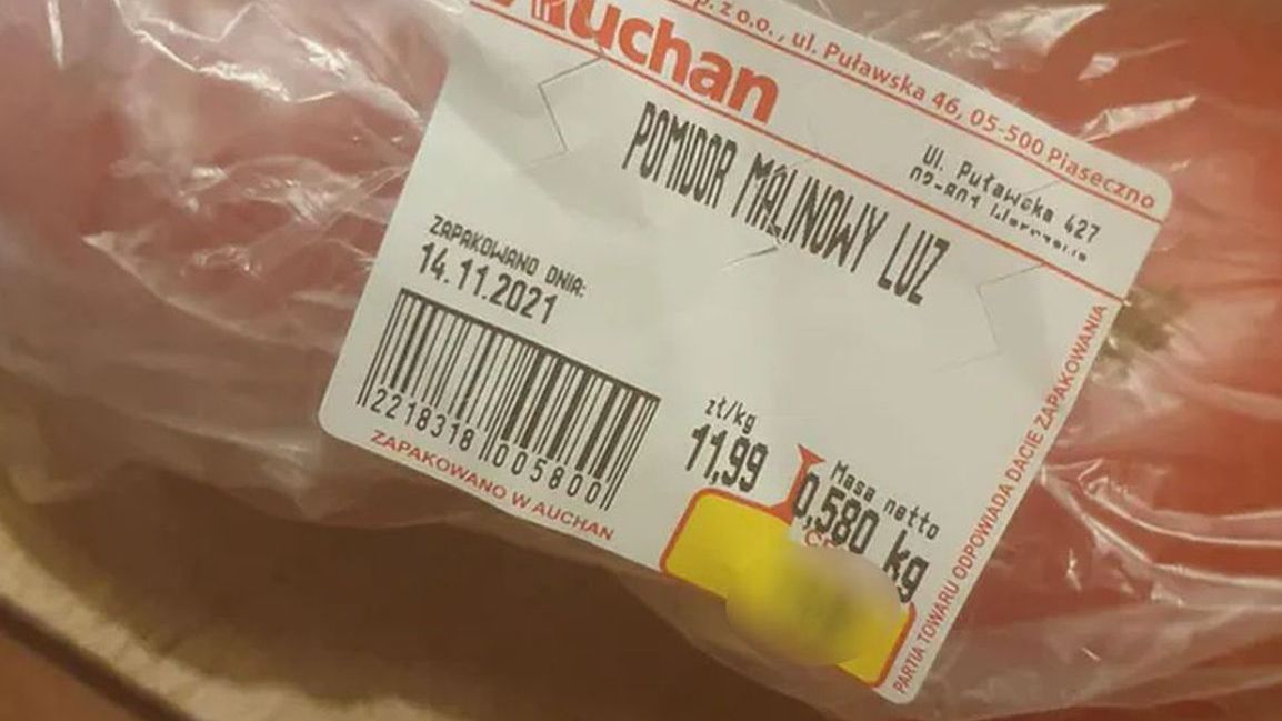 Pomidory za niemal 4 zł sztuka. Zdjęcie z warszawskiego hipermarketu
