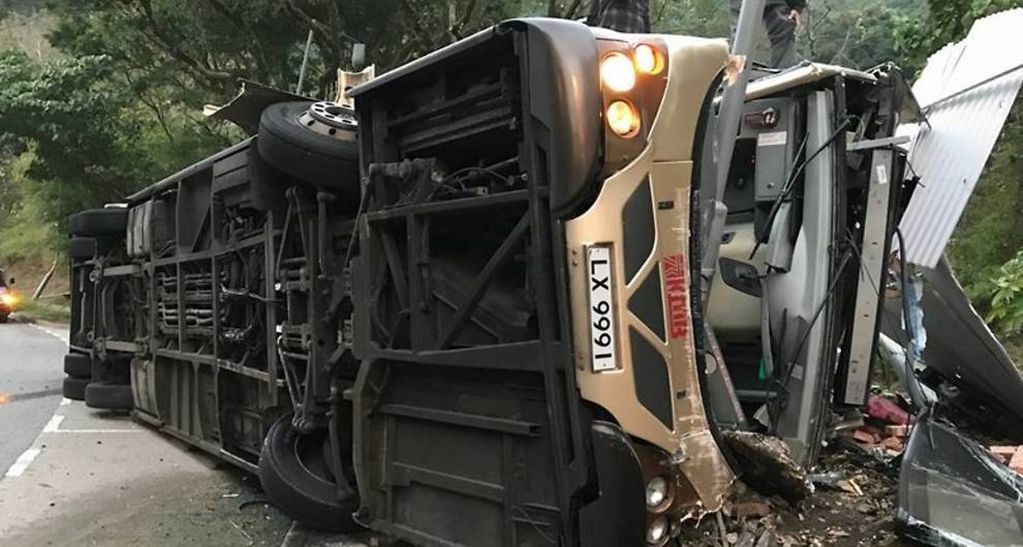 Katastrofalny wypadek autobusu w Hongkongu. 19 osób nie żyje