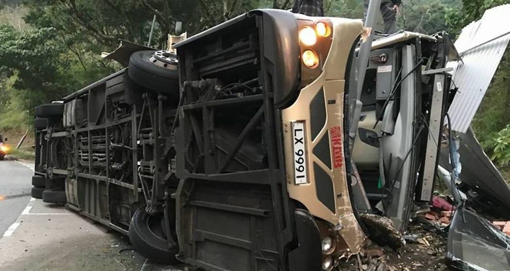 Katastrofalny wypadek autobusu w Hongkongu. 19 osób nie żyje