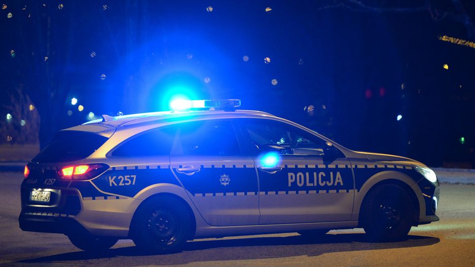 Koronawirus w Polsce. Lwówek Śląski. Policja zatrzymała auto.