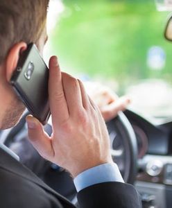 Polacy nagminnie korzystają z telefonu podczas prowadzenia auta