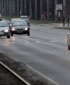 Jazda na światłach przez całą dobę: kierowcy nie chcą zmian w przepisach