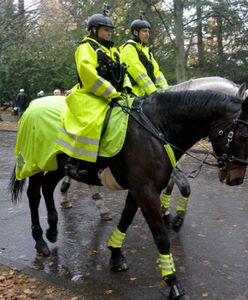 Naczelnik, który przebrał policjantów w stroje aniołów, został ukarany