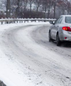 Jak bezpiecznie wykonywać manewr skrętu?